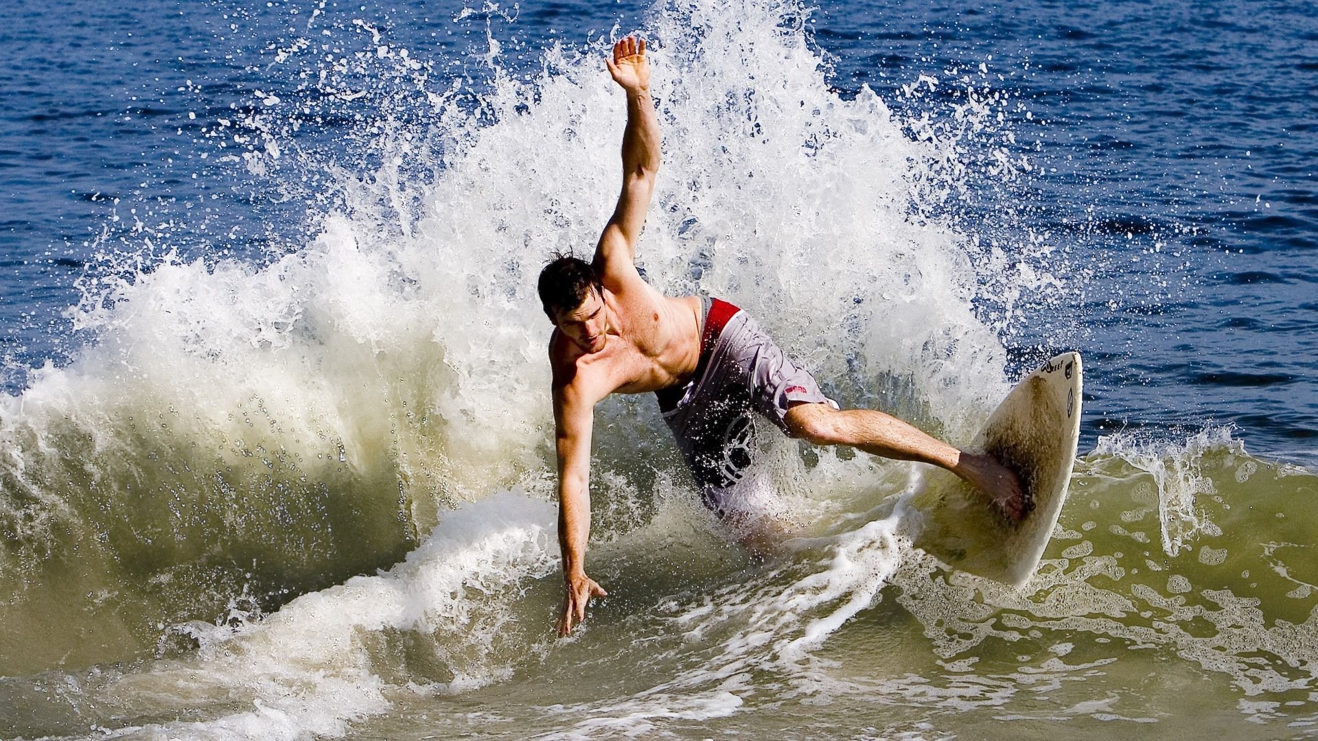 开云-《CS_GO》创新玩法“燃烧弹”上线,引发热议